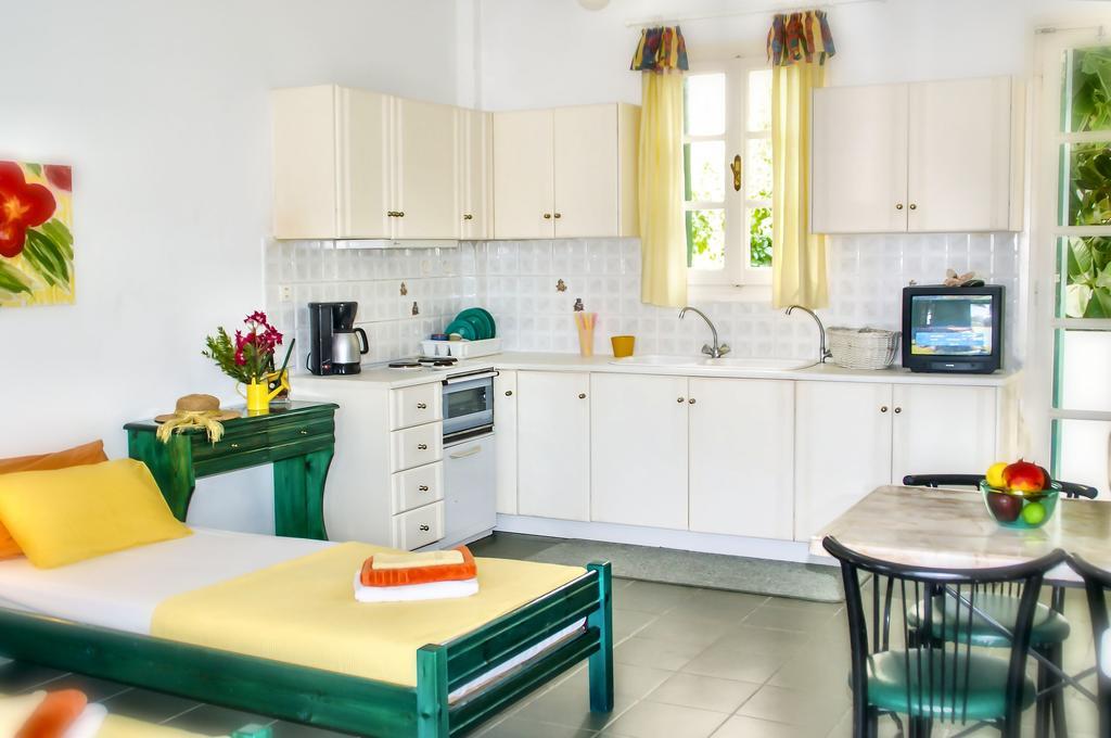 Georgios Milos Adámas Extérieur photo